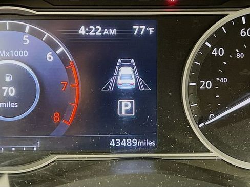 Used 2020 Nissan Versa SV image 15