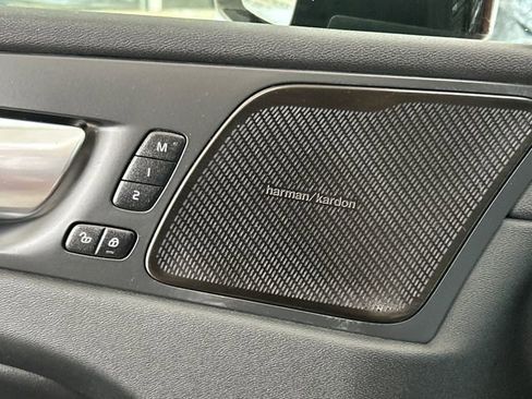 Certified 2023 Volvo XC60 B5 Plus image 20