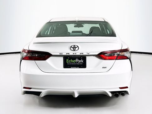 Used 2023 Toyota Camry SE image 7