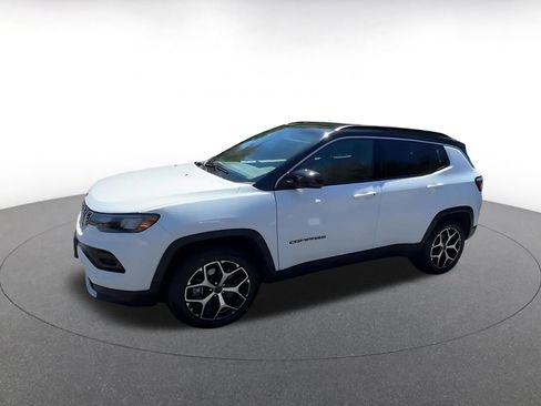 Used 2025 Jeep Compass Limited AWD/4WD image 8