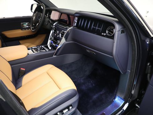 New 2026 Rolls-Royce Cullinan image 18