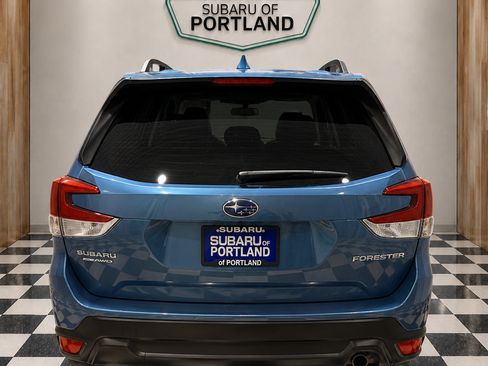 Used 2022 Subaru Forester Premium AWD/4WD image 6