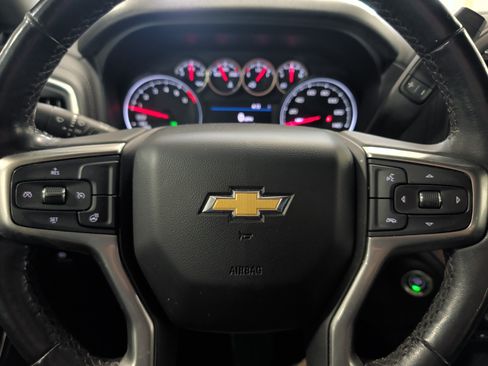 Used 2021 Chevrolet Silverado 1500 LT AWD/4WD image 9