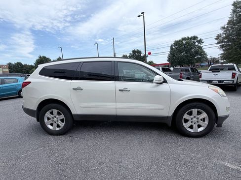 Used 2012 Chevrolet Traverse LT FWD image 4