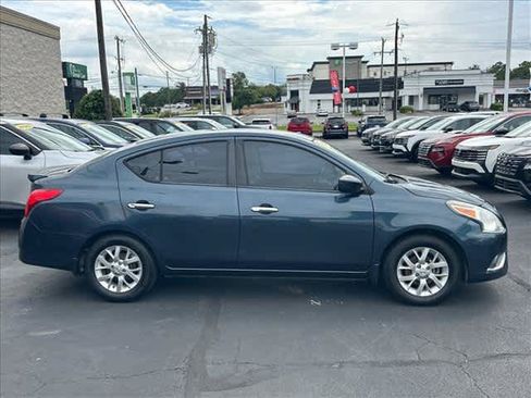 Used 2015 Nissan Versa SV w/ SV Appearance Package FWD image 2