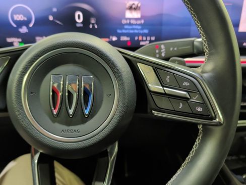 Certified 2025 Buick Envision Sport Touring image 27