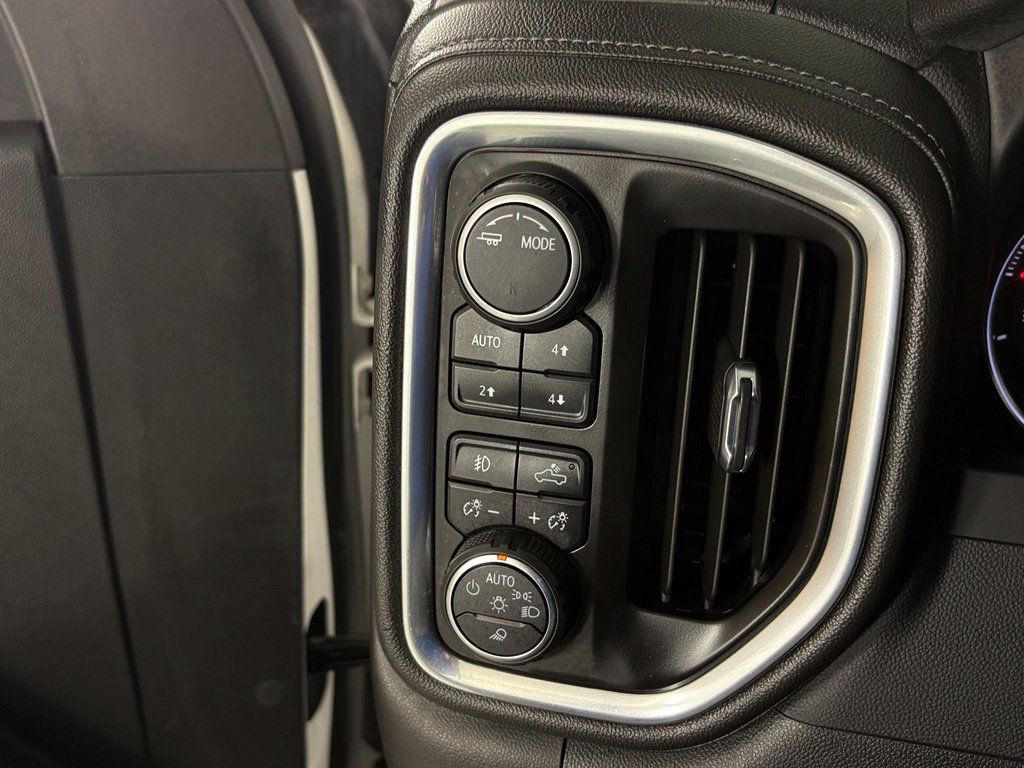 Certified 2022 Chevrolet Silverado 1500 RST AWD/4WD image 26