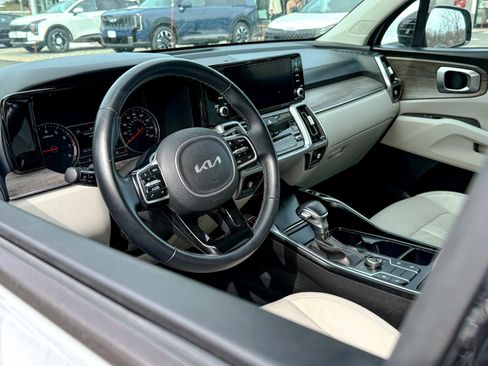 Certified 2023 Kia Sorento S w/ Panoramic Sunroof Package image 9