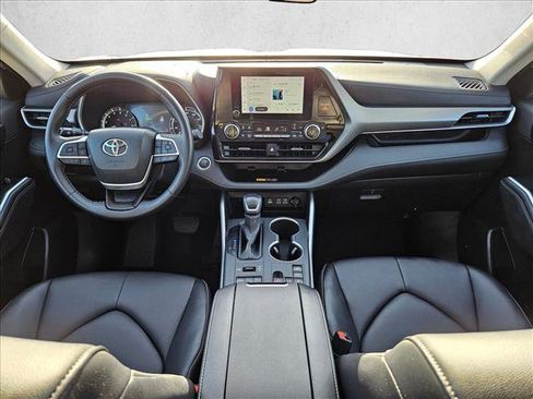 Used 2026 Toyota Highlander XLE AWD/4WD image 19