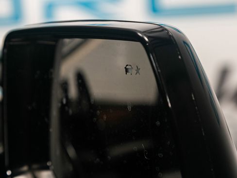 Used 2018 Cadillac Escalade Premium Luxury image 38