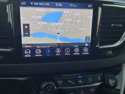 Used 2018 Chrysler Pacifica Touring-L Plus w/ Advanced Safetytec Group image 21