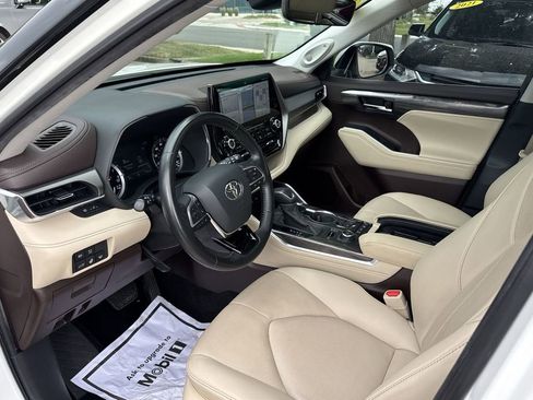 Used 2020 Toyota Highlander Limited AWD/4WD image 14
