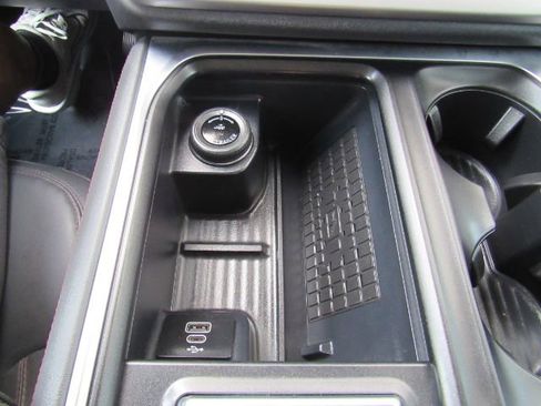 Used 2025 Ford Expedition Active image 53