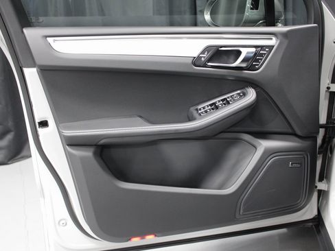 New 2026 Porsche Macan Turbo image 24