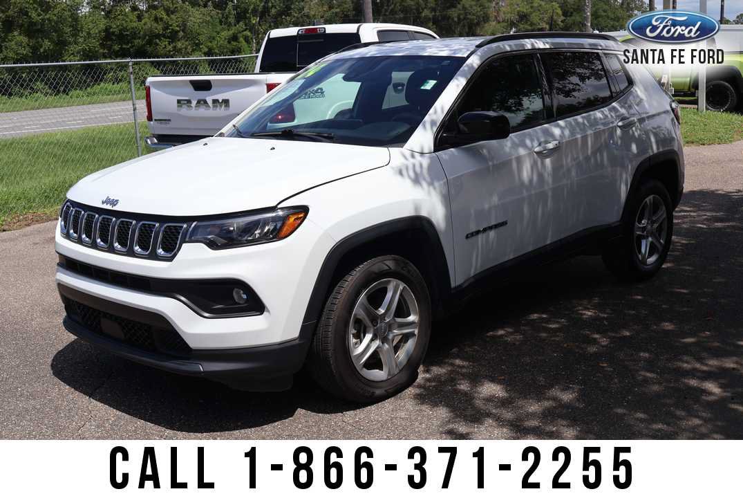 Used 2024 Jeep Compass Latitude w/ Altitude Special Edition AWD/4WD image 2
