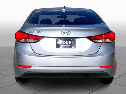 Used 2016 Hyundai Elantra SE image 5
