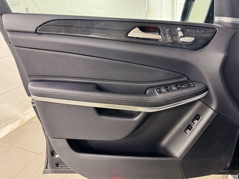 Used 2018 Mercedes-Benz GLS 550 4MATIC image 16