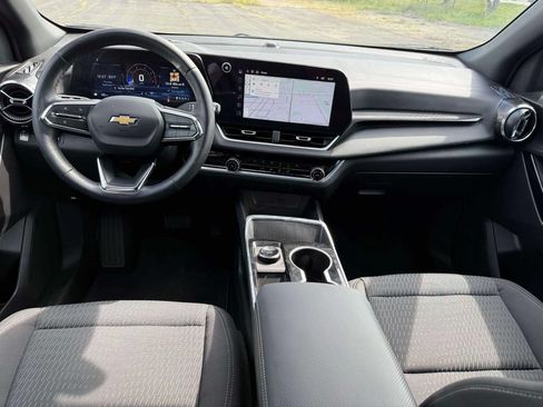 Used 2026 Chevrolet Equinox LT FWD image 14