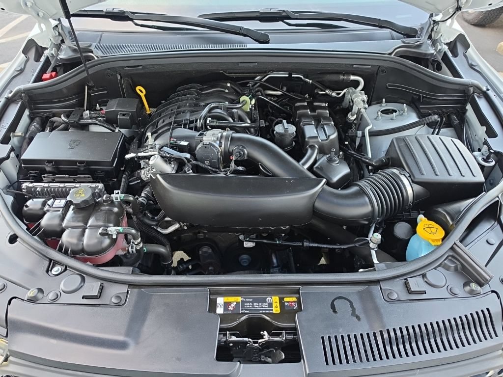 Used 2025 Dodge Durango GT AWD/4WD image 32