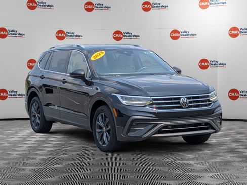Used 2023 Volkswagen Tiguan SE w/ Panoramic Sunroof Package AWD/4WD image 3