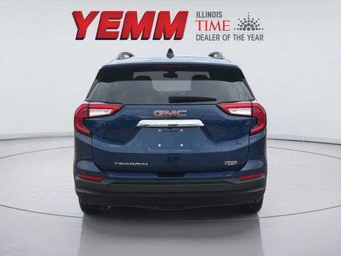 Used 2023 GMC Terrain SLE w/ Driver Convenience Package FWD image 10