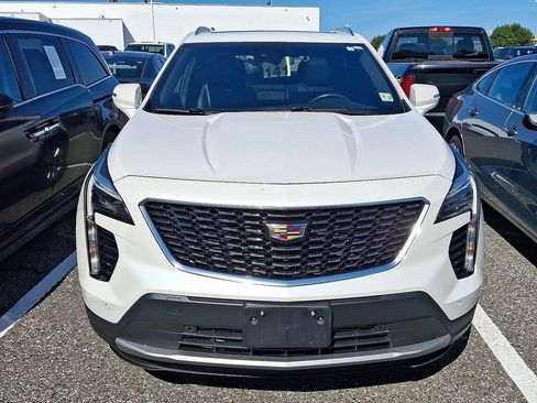 Used 2023 Cadillac XT4 Premium Luxury w/ Cold Weather Package FWD image 2