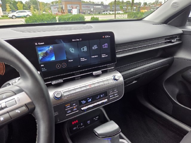 Used 2025 Hyundai Kona SEL AWD/4WD image 24