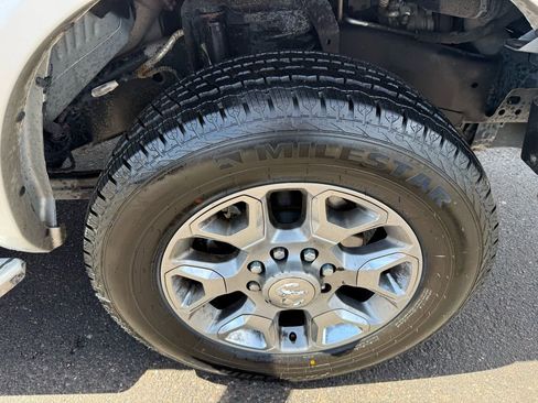 Used 2018 RAM 3500 Laramie Longhorn AWD/4WD image 11