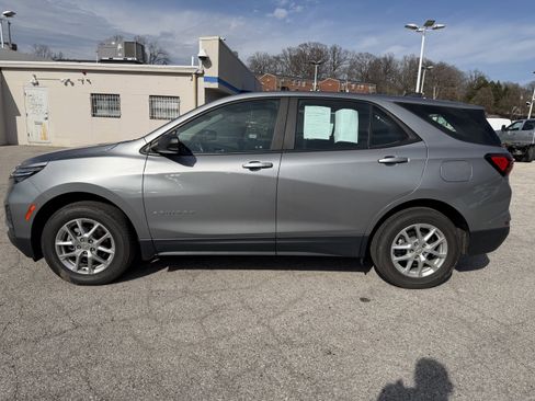 Used 2023 Chevrolet Equinox LS image 4
