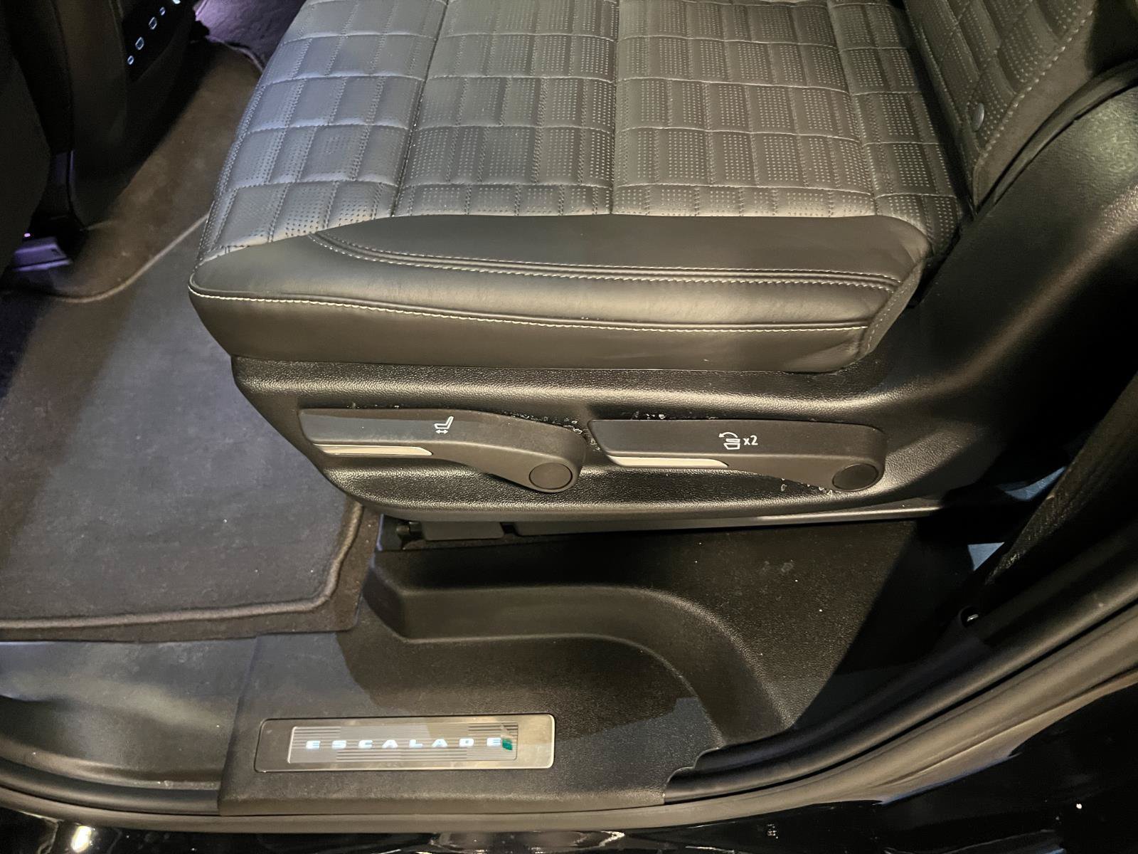 Used 2026 Cadillac Escalade V AWD/4WD image 35