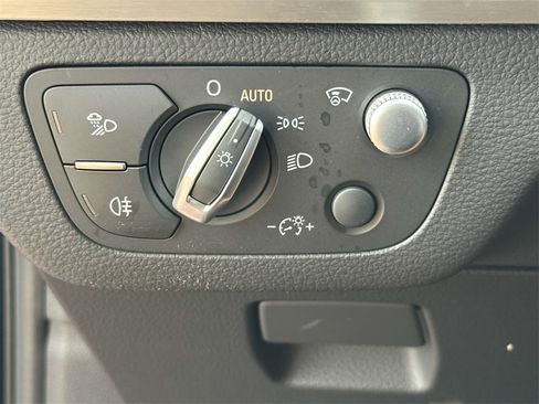 Used 2021 Audi Q5 e Prestige image 15