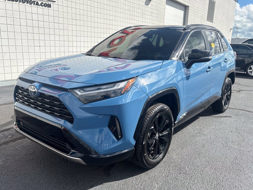 Used 2022 Toyota RAV4 XSE AWD/4WD image 1