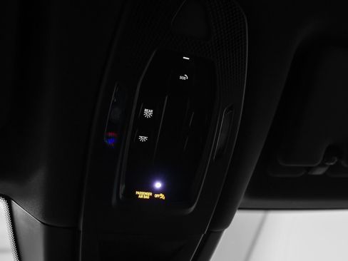 Certified 2025 Porsche Cayenne AWD/4WD image 39