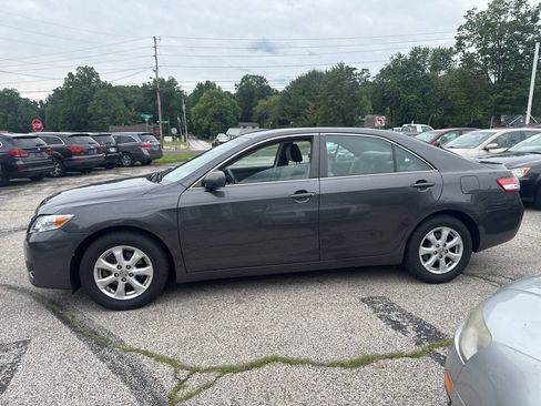 Used 2010 Toyota Camry LE FWD image 4