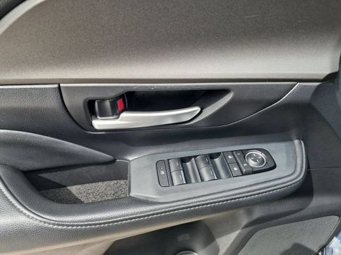 Used 2025 Toyota Grand Highlander AWD image 13