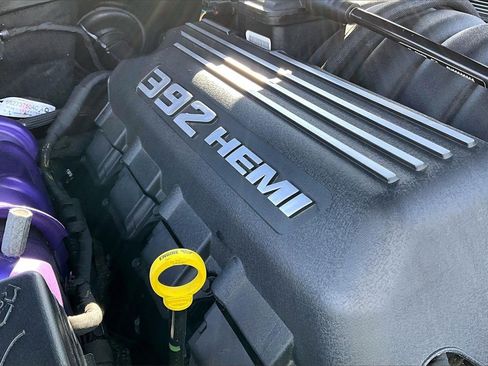 Used 2016 Dodge Challenger SRT image 34