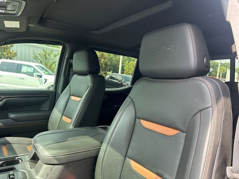 Used 2023 GMC Sierra 1500 AT4 w/ AT4 Premium Package AWD/4WD image 13