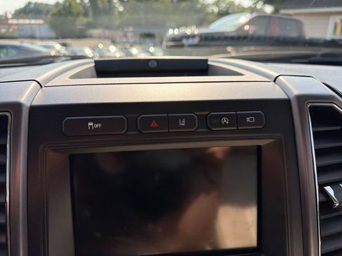 Used 2019 Ford Expedition Platinum RWD image 37