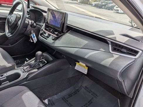 Used 2025 Toyota Corolla LE FWD image 7