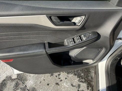 Used 2022 Ford Escape SE w/ Cold Weather Package image 20