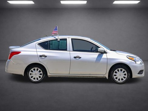 Used 2017 Nissan Versa S Plus FWD image 3