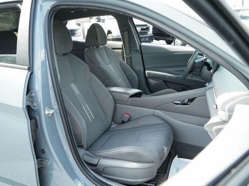 Used 2022 Hyundai Elantra SEL w/ Convenience Package image 31