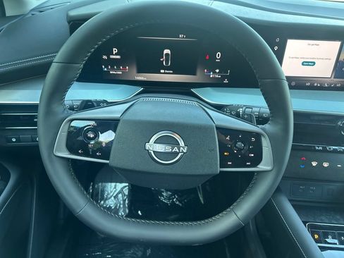 Used 2025 Nissan Murano SL AWD/4WD image 17
