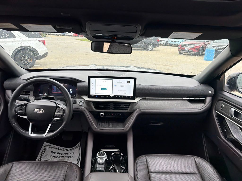 Used 2025 Ford Explorer Platinum w/ Ultimate Package AWD/4WD image 16