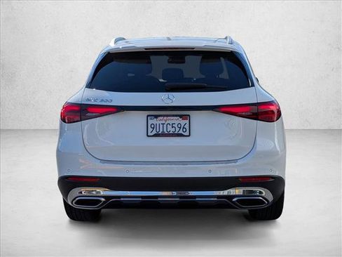 Certified 2025 Mercedes-Benz GLC 300 image 7