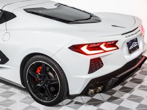 Used 2022 Chevrolet Corvette Stingray Coupe w/ 1LT RWD image 16