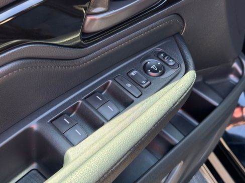 Used 2025 Honda Odyssey Touring image 12