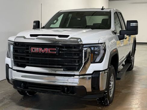 Certified 2024 GMC Sierra 2500 Pro w/ Convenience Package image 1