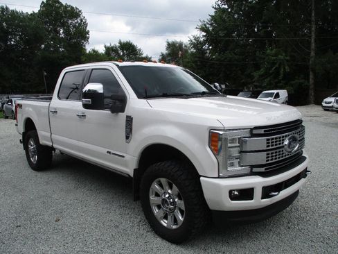 Used 2017 Ford F350 Platinum w/ Platinum Ultimate Package AWD/4WD image 7