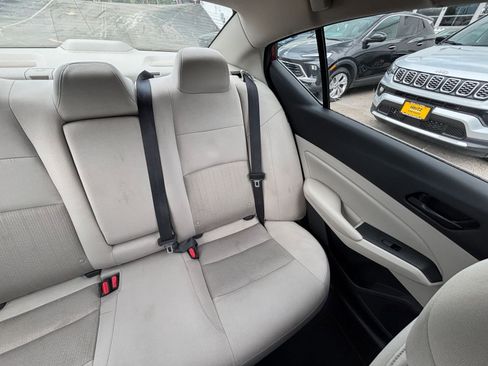 Used 2025 Nissan Altima 2.5 SV FWD image 36